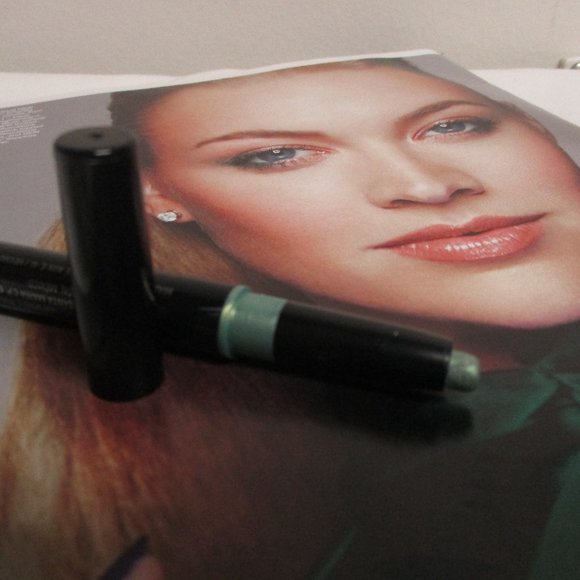 Fall Makeup Collection Emerald Noir Look Eyeshadow Eyeliner Blush Compact - Picture 4 of 5